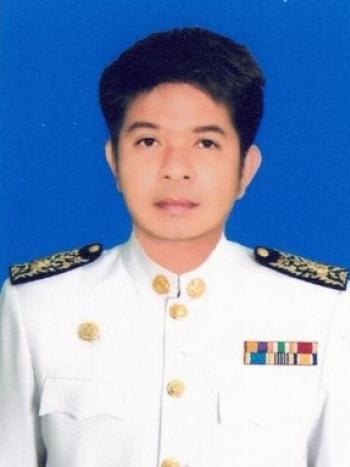นายจักรฤช  แผ่นทอง